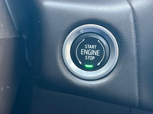 Used 2022 Chevrolet Tahoe Z71 w/ Luxury Package image 23