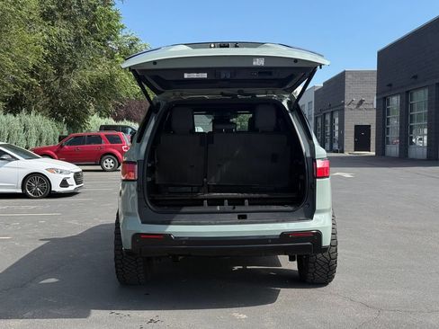 Used 2025 Toyota Sequoia Limited w/ Tow Technology Package AWD/4WD image 12