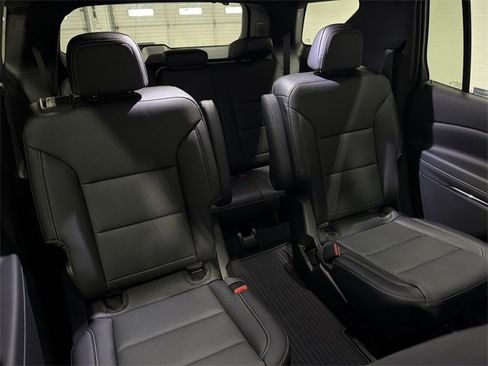 New 2026 Chevrolet Traverse LT w/ LPO, Floor Liner Package image 18