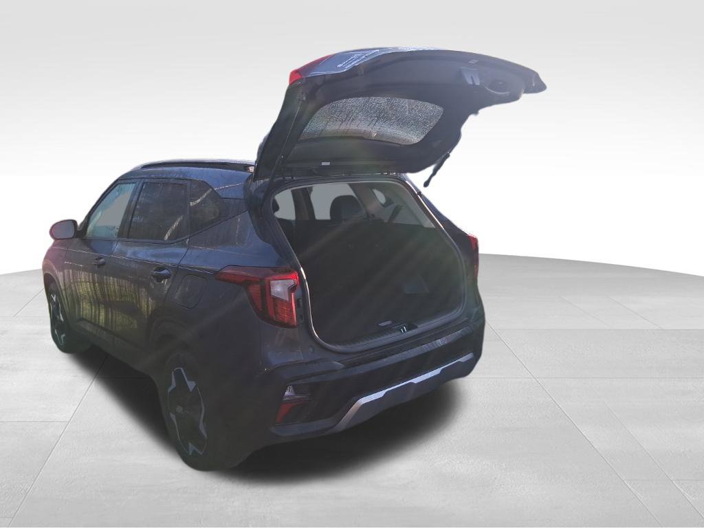 Used 2025 Kia Seltos S AWD/4WD image 22