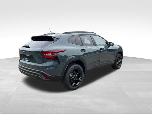 New 2026 Chevrolet Trax LT w/ Driver Confidence Package FWD image 3