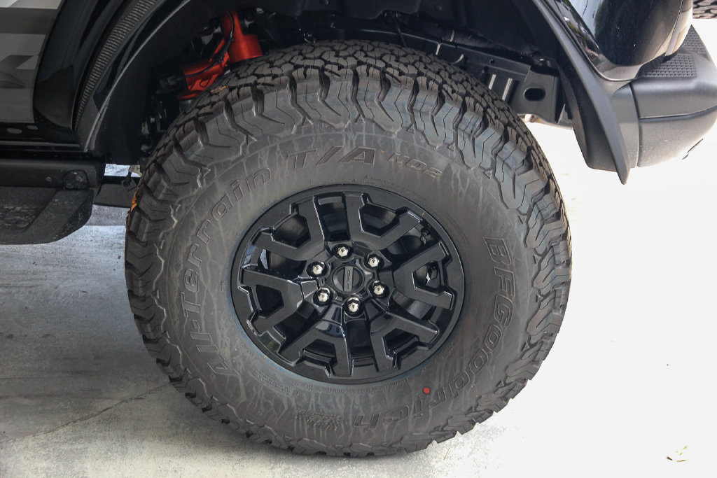 New 2026 Ford Bronco Raptor w/ Interior Carbon Fiber Pack AWD/4WD image 14
