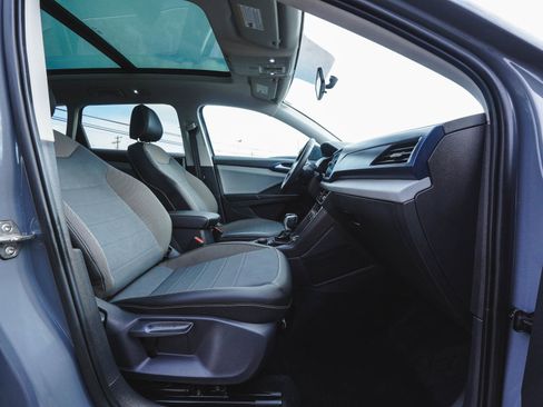 Used 2022 Volkswagen Taos SE w/ Panoramic Sunroof Package image 34