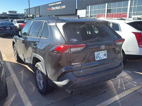 Used 2020 Toyota RAV4 XLE image 10
