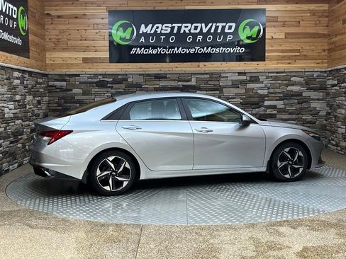 Used 2022 Hyundai Elantra SEL w/ Convenience + Premium Package image 7