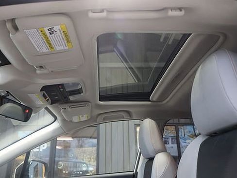 Used 2019 Subaru Crosstrek 2.0i Limited w/ Moonroof Package image 9