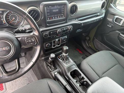 Used 2021 Jeep Wrangler Unlimited Sport AWD/4WD image 29