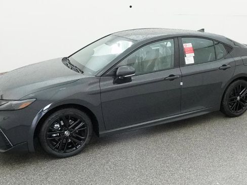 New 2026 Toyota Camry SE FWD image 5