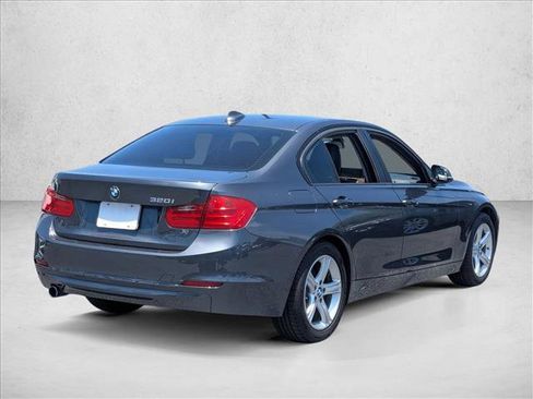 Used 2014 BMW 320i Sedan RWD image 5