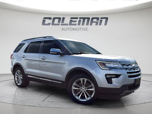 Used 2019 Ford Explorer XLT w/ Equipment Group 202A AWD/4WD image 14