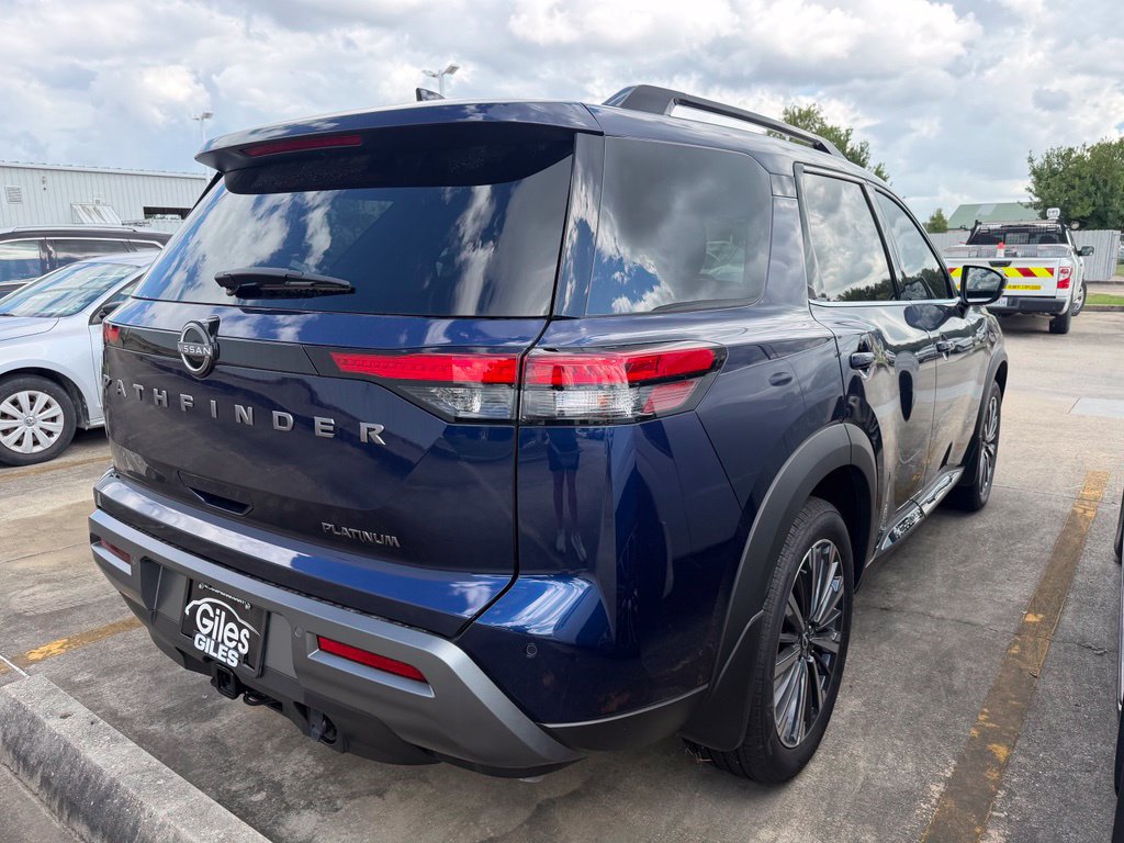 Used 2026 Nissan Pathfinder Platinum w/ Accent Package FWD image 4