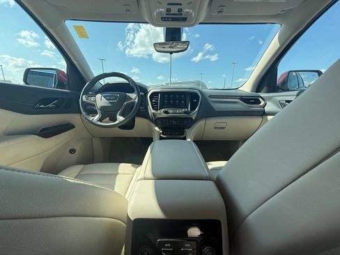 Used 2021 GMC Acadia Denali w/ Denali Technology Package FWD image 24