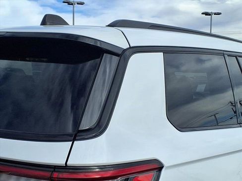 Used 2023 Jeep Grand Cherokee L Laredo image 29