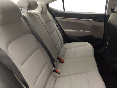 Used 2017 Hyundai Elantra SE FWD image 19