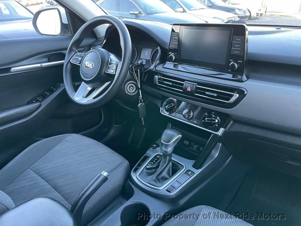 Used 2021 Kia Seltos LX AWD/4WD image 17