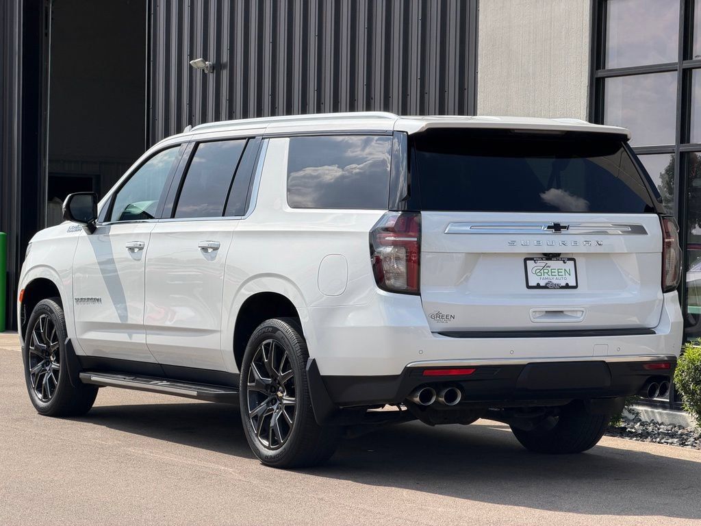 Used 2021 Chevrolet Suburban High Country AWD/4WD image 3
