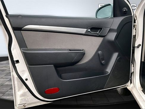 Used 2010 Chevrolet Aveo5 LS image 10