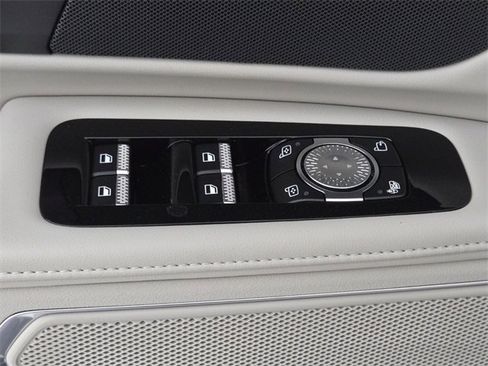 New 2026 Lincoln Nautilus Premier image 21