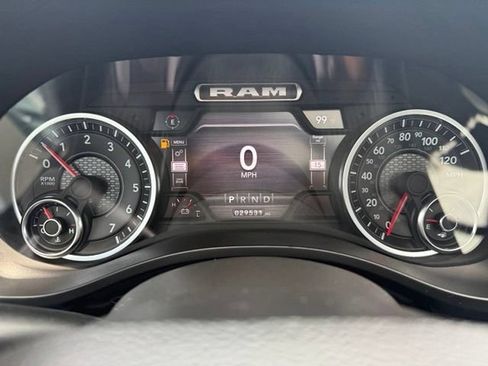 Used 2024 RAM 1500 Laramie AWD/4WD image 20