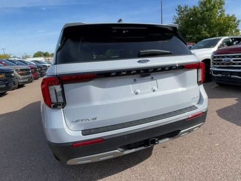 New 2026 Ford Explorer Active w/ Active Comfort Package AWD/4WD image 3