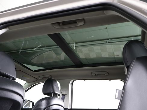 Used 2025 Kia Sorento AWD image 23