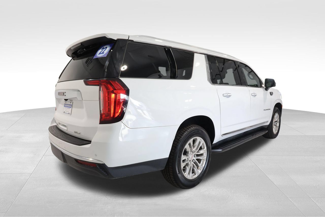 Used 2022 GMC Yukon XL SLT w/ SLT Premium Package AWD/4WD image 4