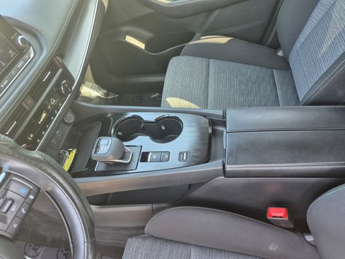 Certified 2023 Nissan Rogue SV FWD image 22
