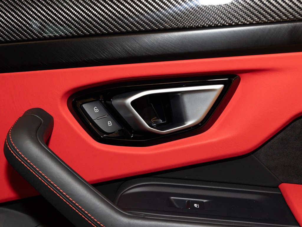 Used 2022 Lamborghini Urus AWD/4WD image 58