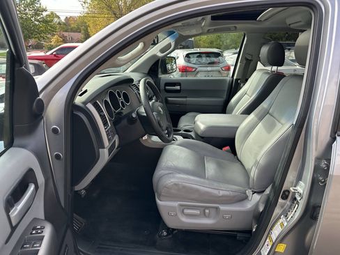 Used 2013 Toyota Sequoia Limited AWD/4WD image 20