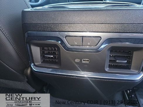 Used 2024 GMC Sierra 1500 Denali w/ Denali Reserve Package AWD/4WD image 26