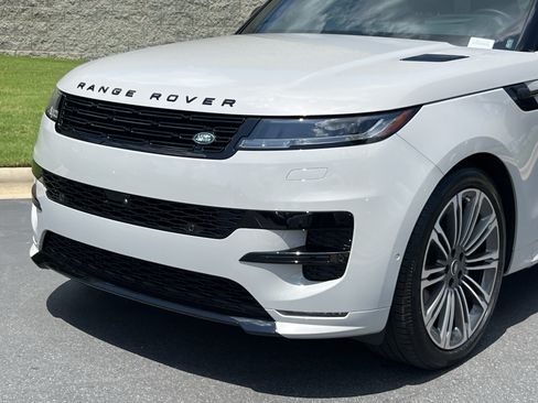 Certified 2025 Land Rover Range Rover Sport Dynamic SE AWD/4WD image 12