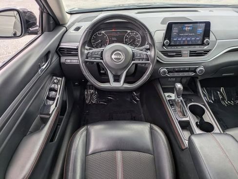 Used 2024 Nissan Altima 2.5 SR FWD image 14