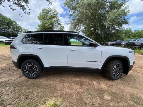 New 2026 Jeep Cherokee Laredo AWD/4WD image 36