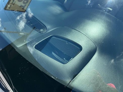 Used 2004 Chevrolet Corvette Convertible w/ Preferred Equipment Group RWD image 9