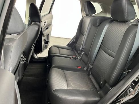 Used 2019 Nissan Rogue SV w/ Premium Package FWD image 42