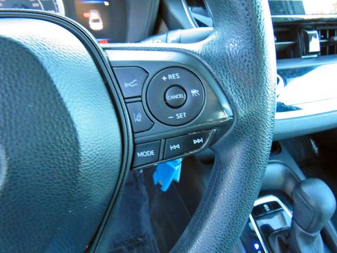 Used 2020 Toyota Corolla LE image 22