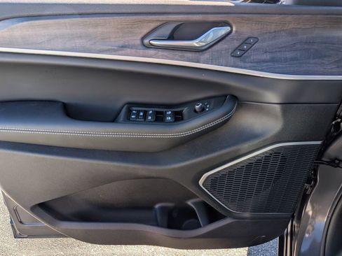 New 2026 Jeep Grand Cherokee Limited w/ Limited Altitude Package image 14