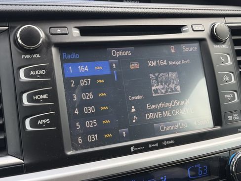 Used 2019 Toyota Highlander XLE FWD image 24