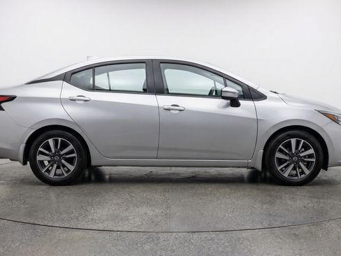Used 2025 Nissan Versa SV FWD image 11