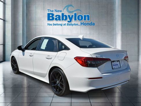 Used 2024 Honda Civic Sport image 3