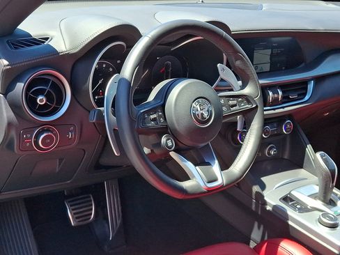 Used 2024 Alfa Romeo Stelvio Veloce AWD/4WD image 25