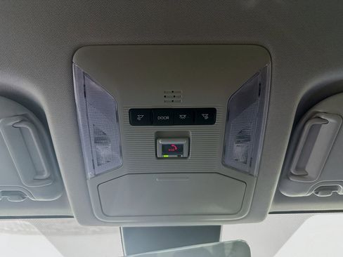 Used 2025 Toyota RAV4 XLE image 18