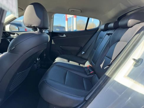 Used 2019 Kia Stinger RWD image 10