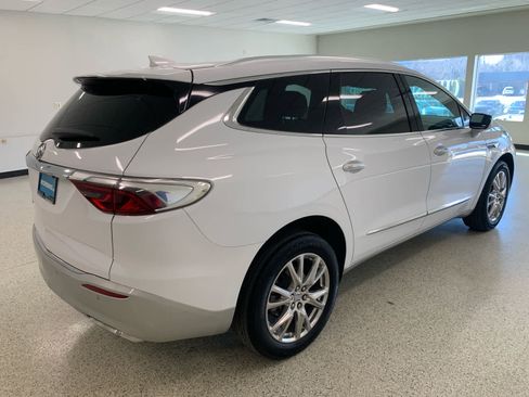 Used 2023 Buick Enclave Essence w/ Experience Buick Package image 5