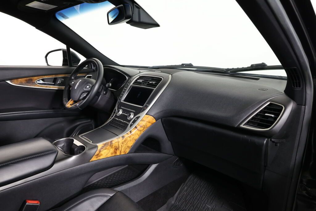 Used 2016 Lincoln MKX Reserve w/ Climate Package FWD image 24