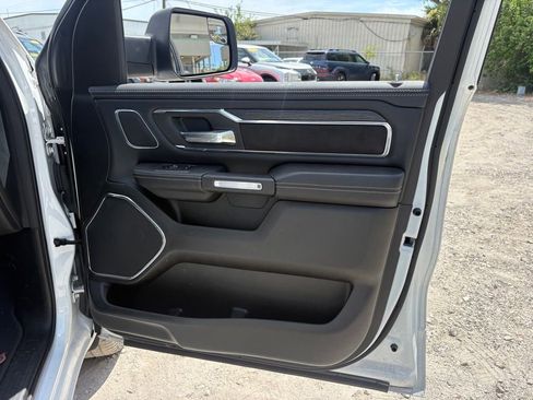 Used 2024 RAM 1500 Laramie AWD/4WD image 17
