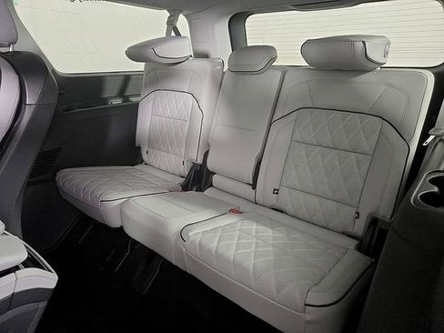 New 2026 Lincoln Navigator L Black Label w/ Black Label Special Edition AWD/4WD image 9