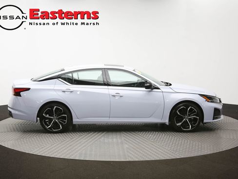 Used 2023 Nissan Altima 2.5 SR w/ SR Premium Package FWD image 45