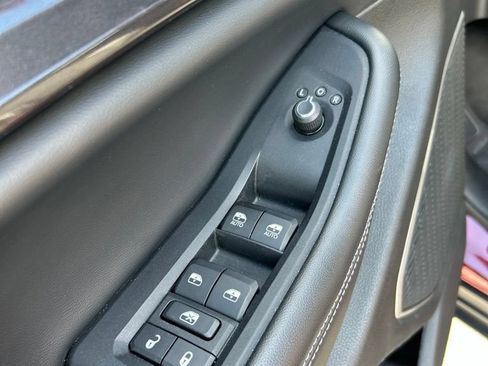 Used 2022 Jeep Grand Cherokee Altitude AWD/4WD image 24