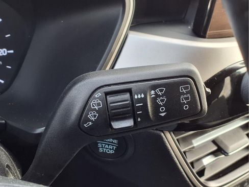 Used 2022 Ford Escape SE w/ Convenience Package image 16